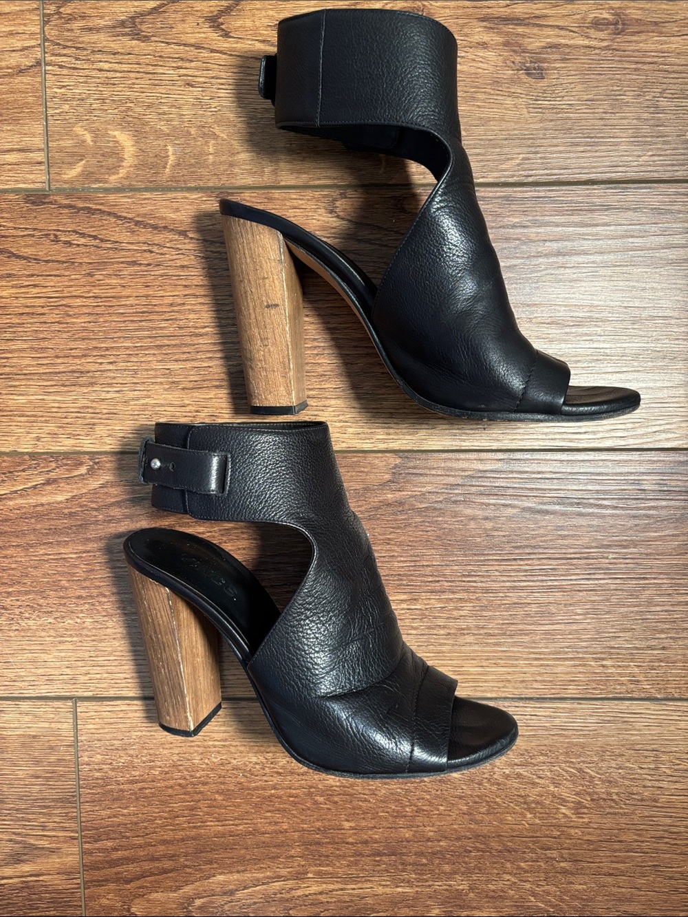 Vince Leather Black peep open Toe Leather Block Heel wooden Sandal cutout Addie
